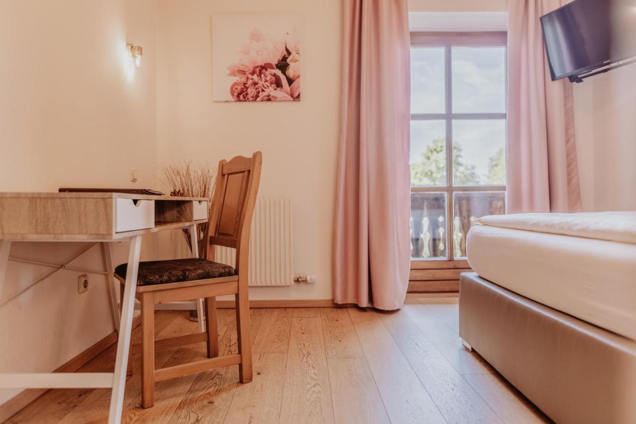 Landhotel Gschirnwirt Eugendorf Buitenkant foto