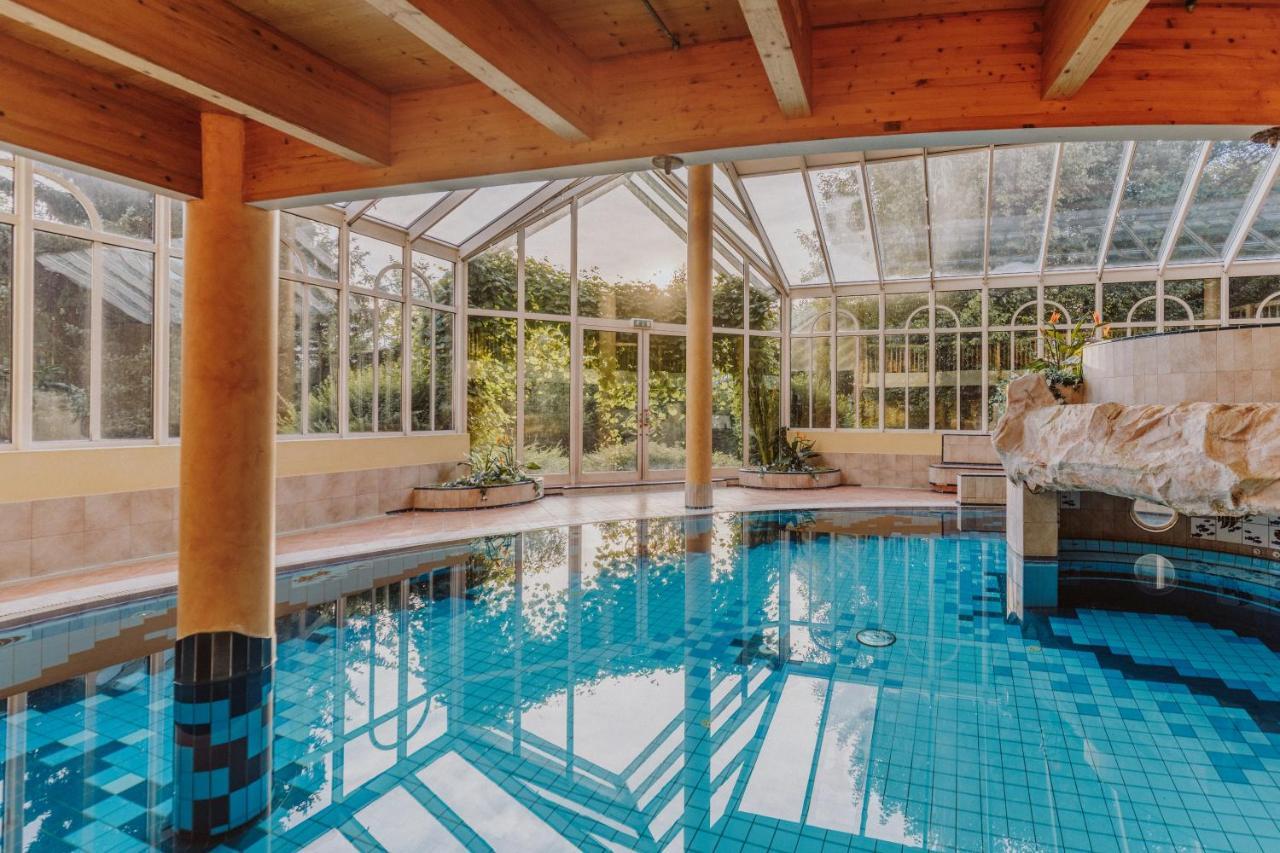 Landhotel Gschirnwirt Eugendorf Buitenkant foto
