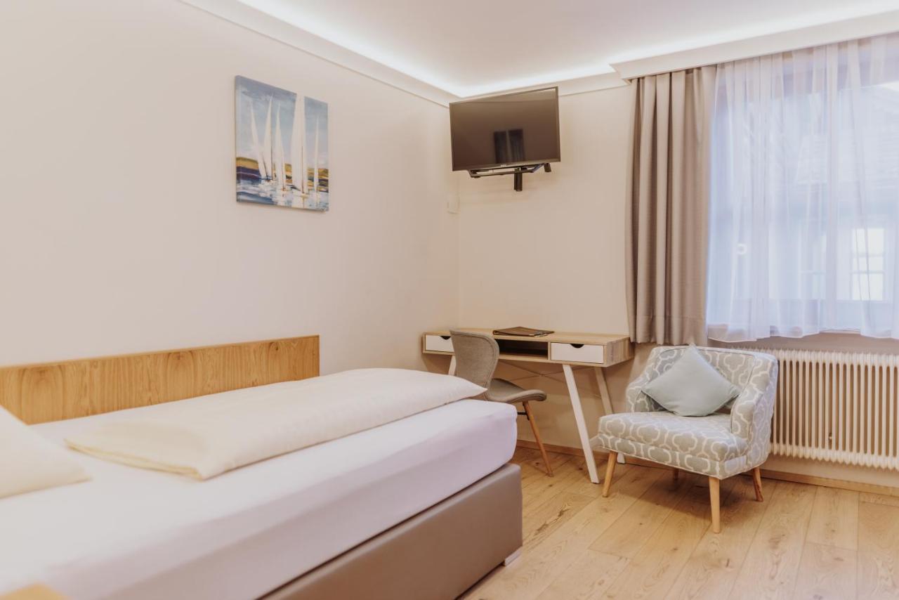 Landhotel Gschirnwirt Eugendorf Buitenkant foto