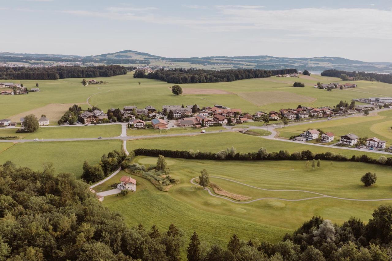 Landhotel Gschirnwirt Eugendorf Buitenkant foto