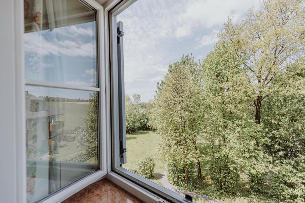 Landhotel Gschirnwirt Eugendorf Buitenkant foto