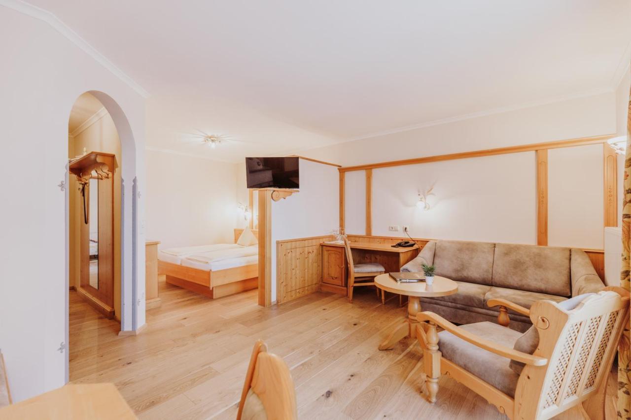Landhotel Gschirnwirt Eugendorf Buitenkant foto