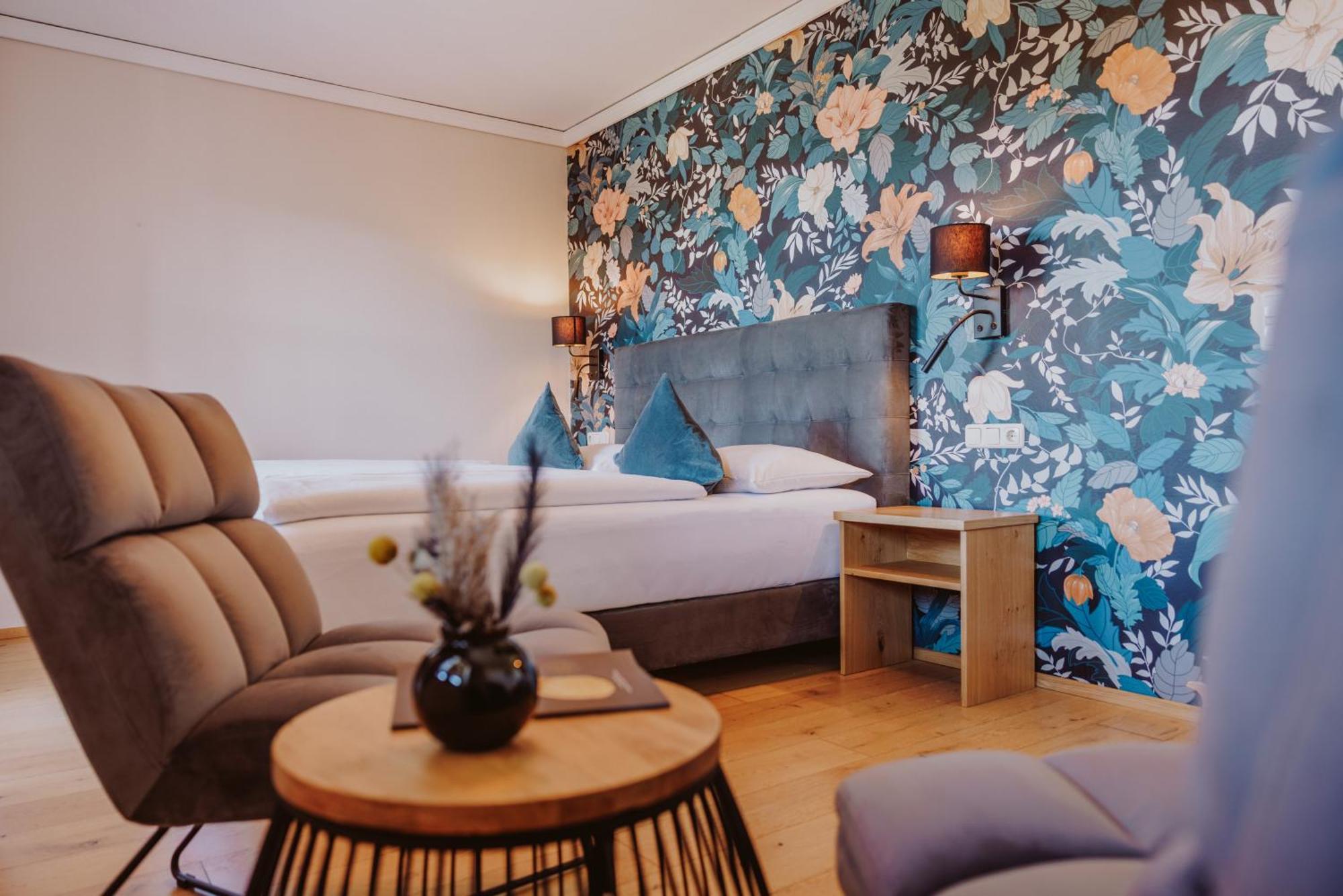 Landhotel Gschirnwirt Eugendorf Buitenkant foto