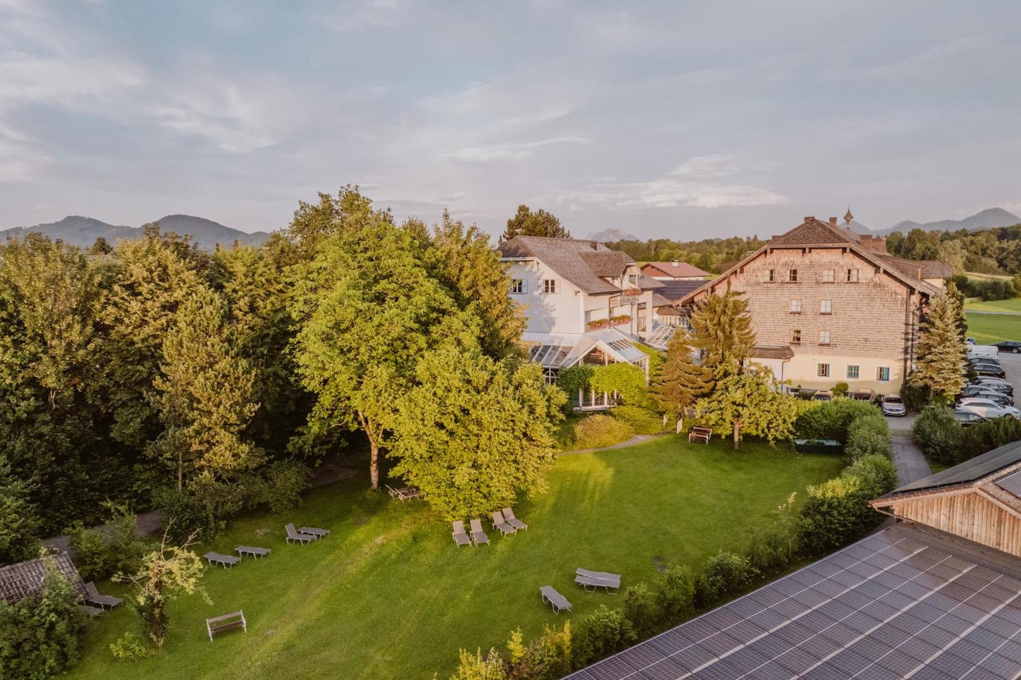 Landhotel Gschirnwirt Eugendorf Buitenkant foto